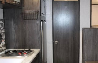 Coleman Lantern LT 17B Travel Trailer