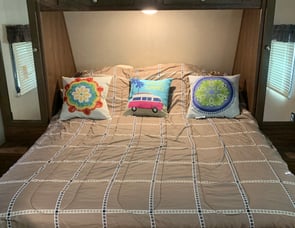 Dutchmen RV Coleman Lantern LT Series 16FB