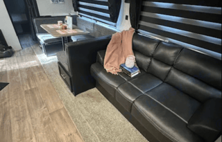 2022 Cherokee - Bring the kids!! Sleeps 9!!