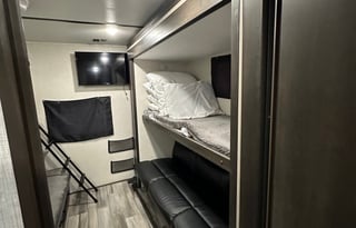 2022 Cruiser Aire 33BHB - Big Family RV Rentals
