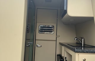 Luxe Cruiser (Ghost Edition 24ft)