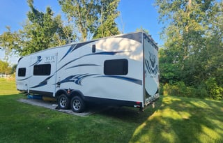 2012 Toy Hauler Toy Hauler XLT27HFS