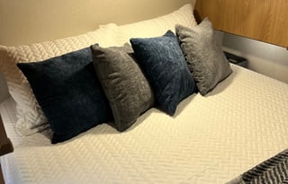 (Holiday Special) PrimeTime Avenger Bunkhouse 26BK