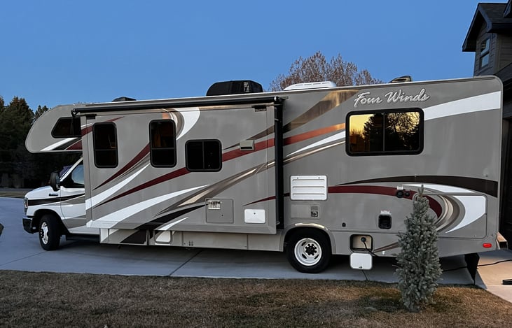 One slide out - creates more space inside.