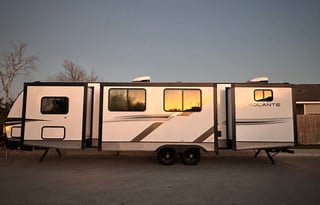 2023 Crossroads Volante 34BH - Kid & Pet Friendly!