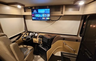 Class A Diesel Pusher bunkhouse w/ 2 full baths