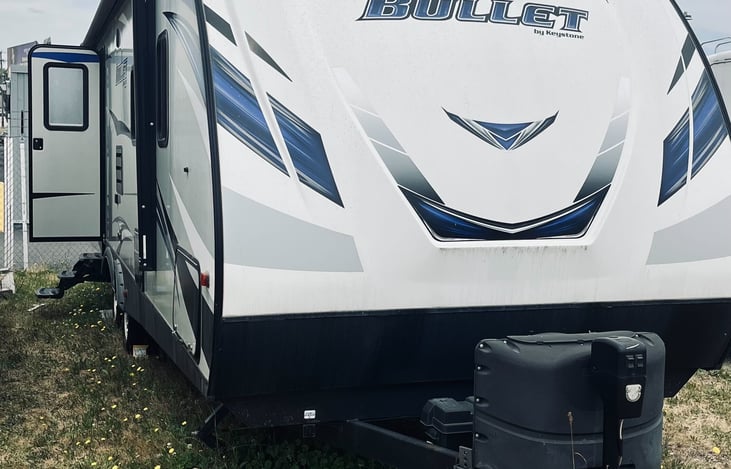 External storage.  Retractable awning.