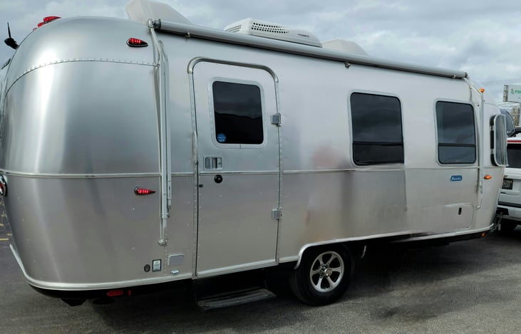 Purchased new in 2024... leaving the dealer lot!
It is in impeccable condition, and has been smoke and pet free.