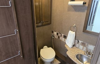 2 Baths, Washer/Dryer, 2 A/Cs, King Bed, Sleeps 6
