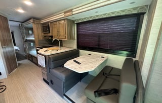 2021ENTEGRA ODYSSEY 31F*SLEEPS 10*UNLIMITED MILES*