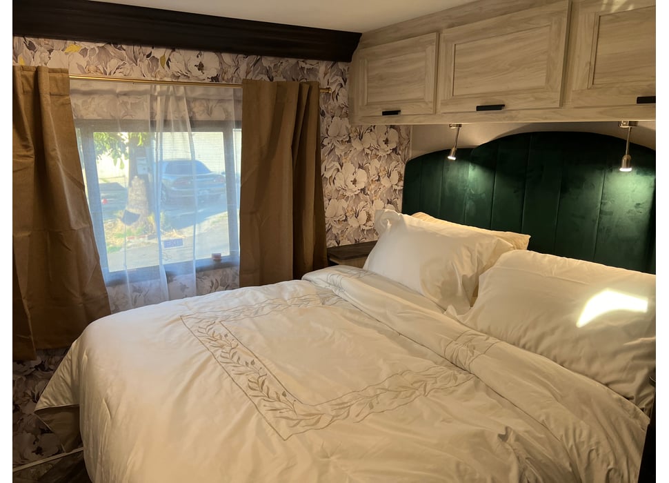 Class C Motor Home rentals in Long Beach