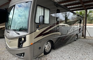 2022 Fleetwood RV Pace Arrow 33D