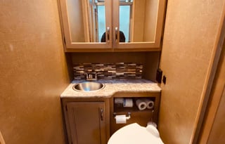 Arie's 2019 Thor Four Winds 29 foot C class