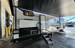 Brand NEW Eddie Bauer