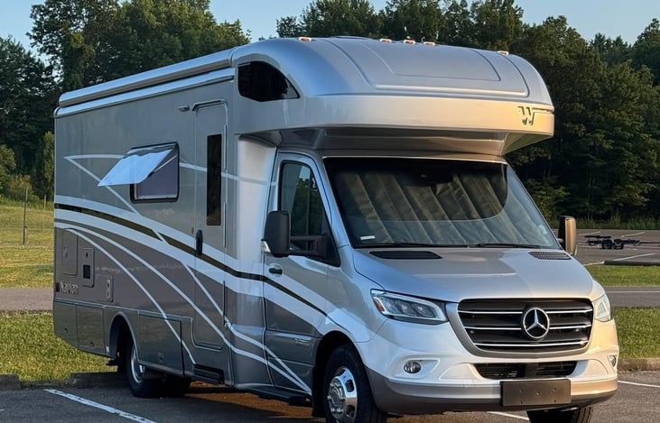 2023 Winnebago Navion 24D