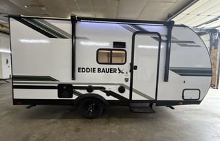 BRAND NEW 2025 Eddie Bauer 17BH-L - Sleeps 5