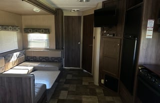 2015 Dutchmen RV Coleman Lantern Series 270RLS