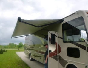 Thor Motor Coach Hurricane 34F
