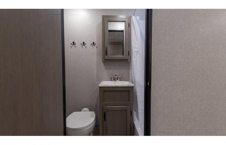 Full second bathroom on the guest room