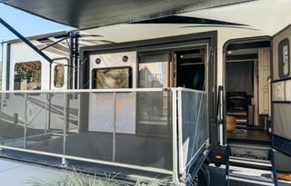 Luxury 5th Wheel Toy Hauler w/1.5 Bathrooms