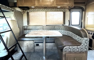 2020 Coachmen Leprechaun