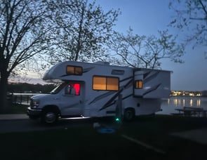 Thor Motor Coach Coleman 22cm