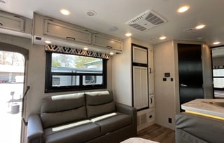 (Unit 1) 2022 Jayco with bunks!