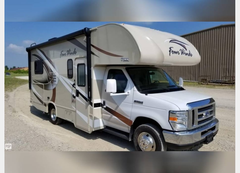 Class C Motor Home rentals in Rockford