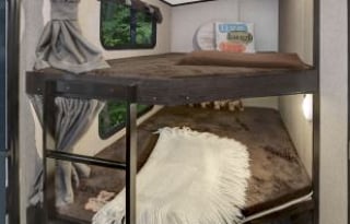 Kaedoe-Stationary RV on the Navajo Nation