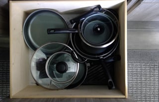 Queen, privacy curtain, bunks! Del. Available!