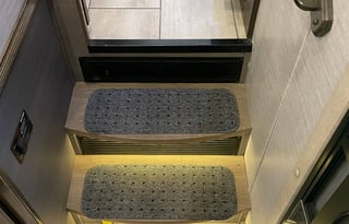 Luxury Pet Friendly RV priced to rent!!!!