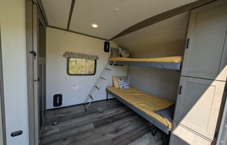 Outback Ultra Lite | Awesome toy hauler w/ bunks