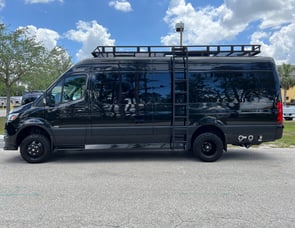 Midwest Automotive Designs Luxe Cruiser 170 Standard