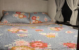 Beautiful & Spacious 30’ Gulf Stream w/ slide