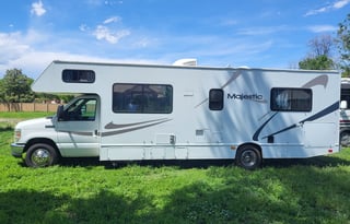 Easy RV for a Road Trip w/ Dogs