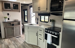 Lone Pine Go Play Bunkhouse