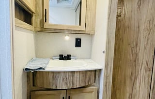 2022 Cherokee Arctic Wolf Fifth-wheel