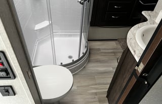 2022 Shasta RVs Phoenix Lite 30BH *Bunkhouse*