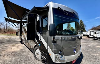 Luxury Personified: The Holiday Rambler