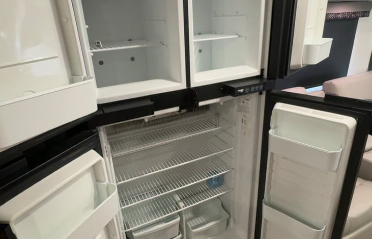 12 cu foot fridge for lots of food storage.