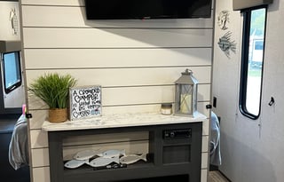 Camper For Rent – Sleeps 7 Comfortably!