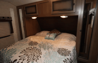 GLAMP IN STYLE: LUXURY 2 BED/1BA, FULL KITCHEN, TV