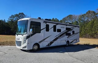 2024 Thor A.C.E. 32B - Style & Space for Family