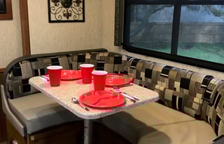 Glory Bound Adventure Coach *2 BATHROOMS*