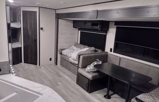 2022 (0059) Jayco Jay Flight 28BHS