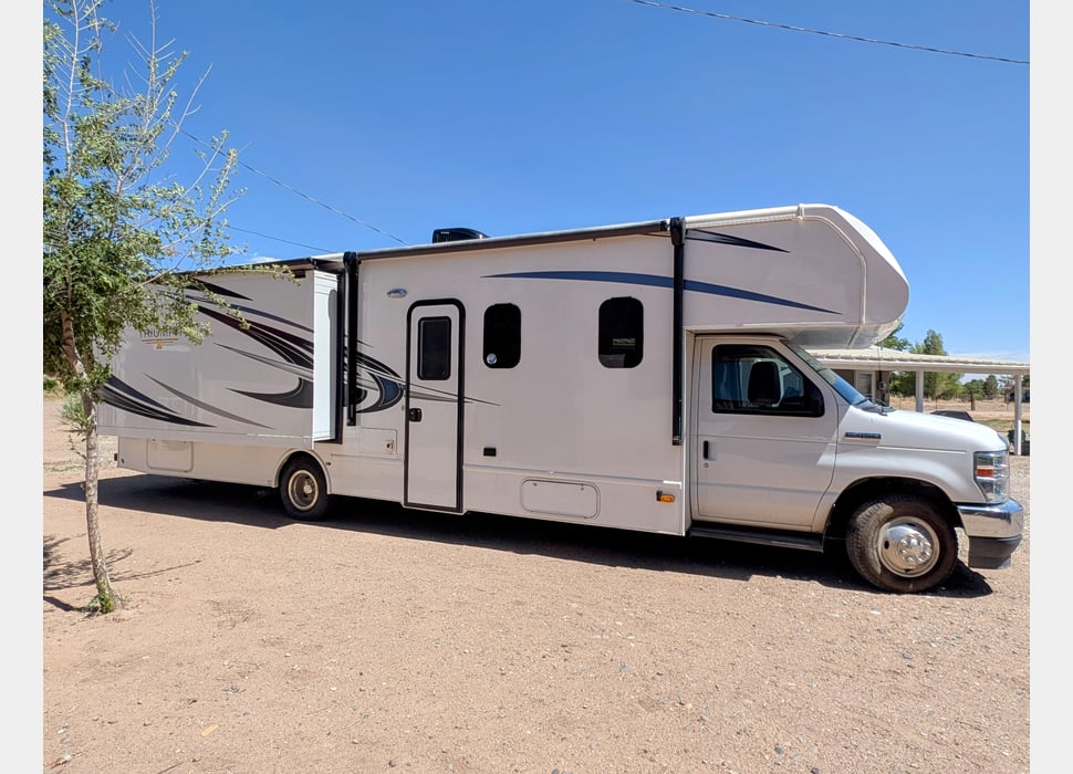 Class C Motor Home rentals in Albuquerque