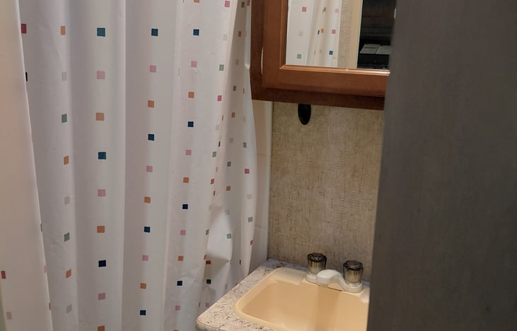 Bathroom with shower/tub.