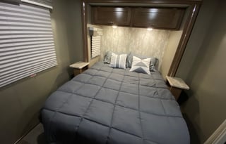 Glamping Ready w Maverick, Sleeps 6+, Queen Bed