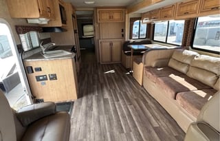 2011 Thor Motor Coach Hurricane 34B
