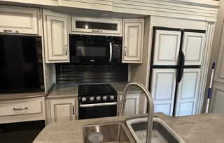 Luxe 2021 Cougar Cove 5th Wheel